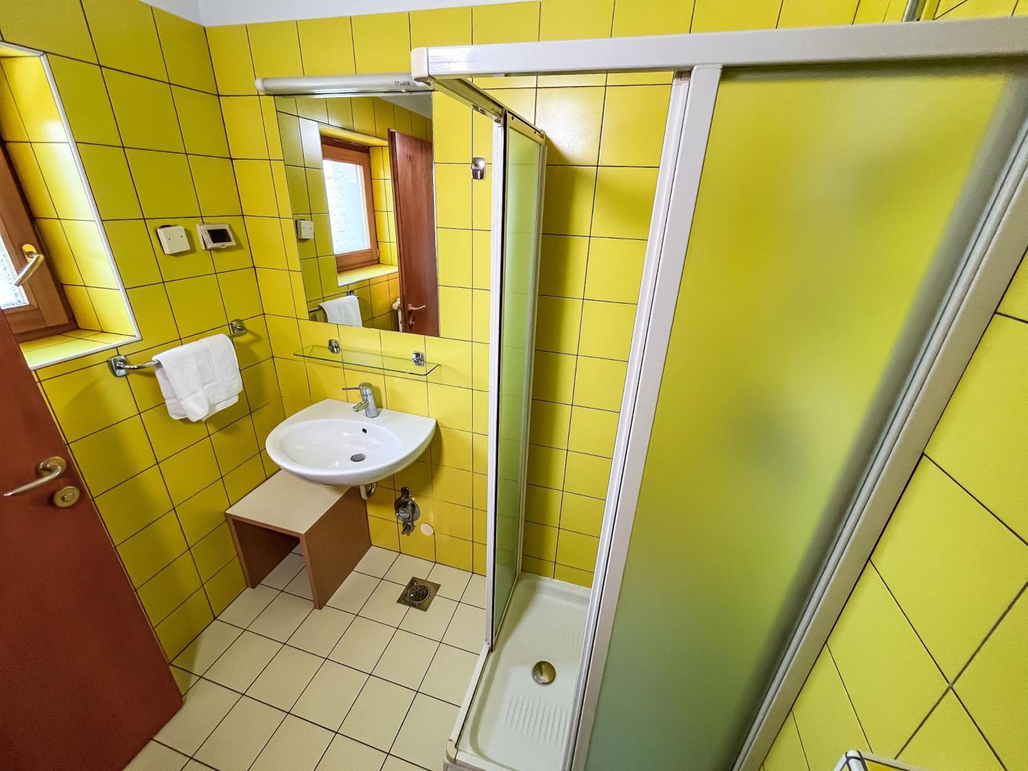 Hostel Sveta Ana كوبر المظهر الخارجي الصورة