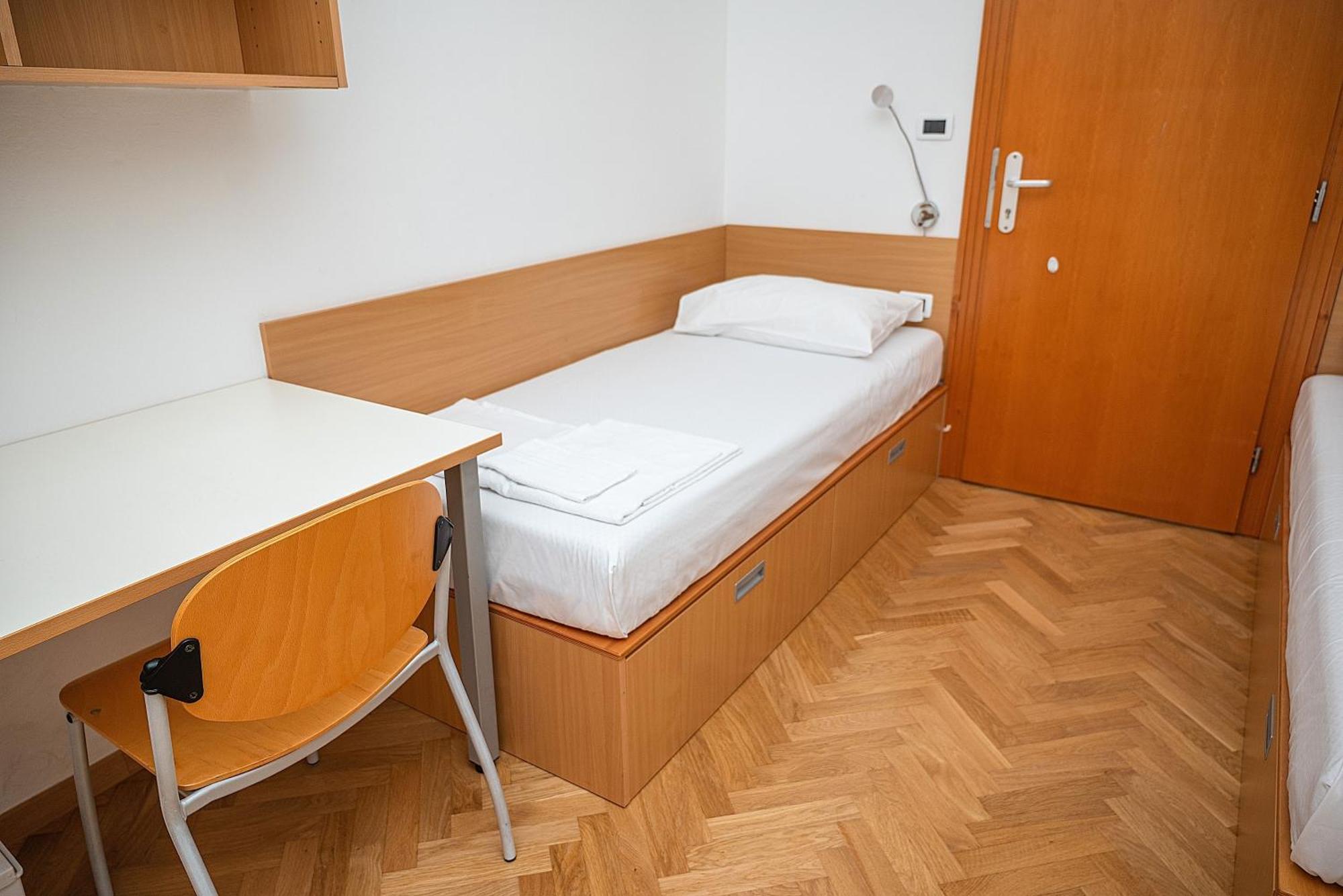 Hostel Sveta Ana كوبر المظهر الخارجي الصورة
