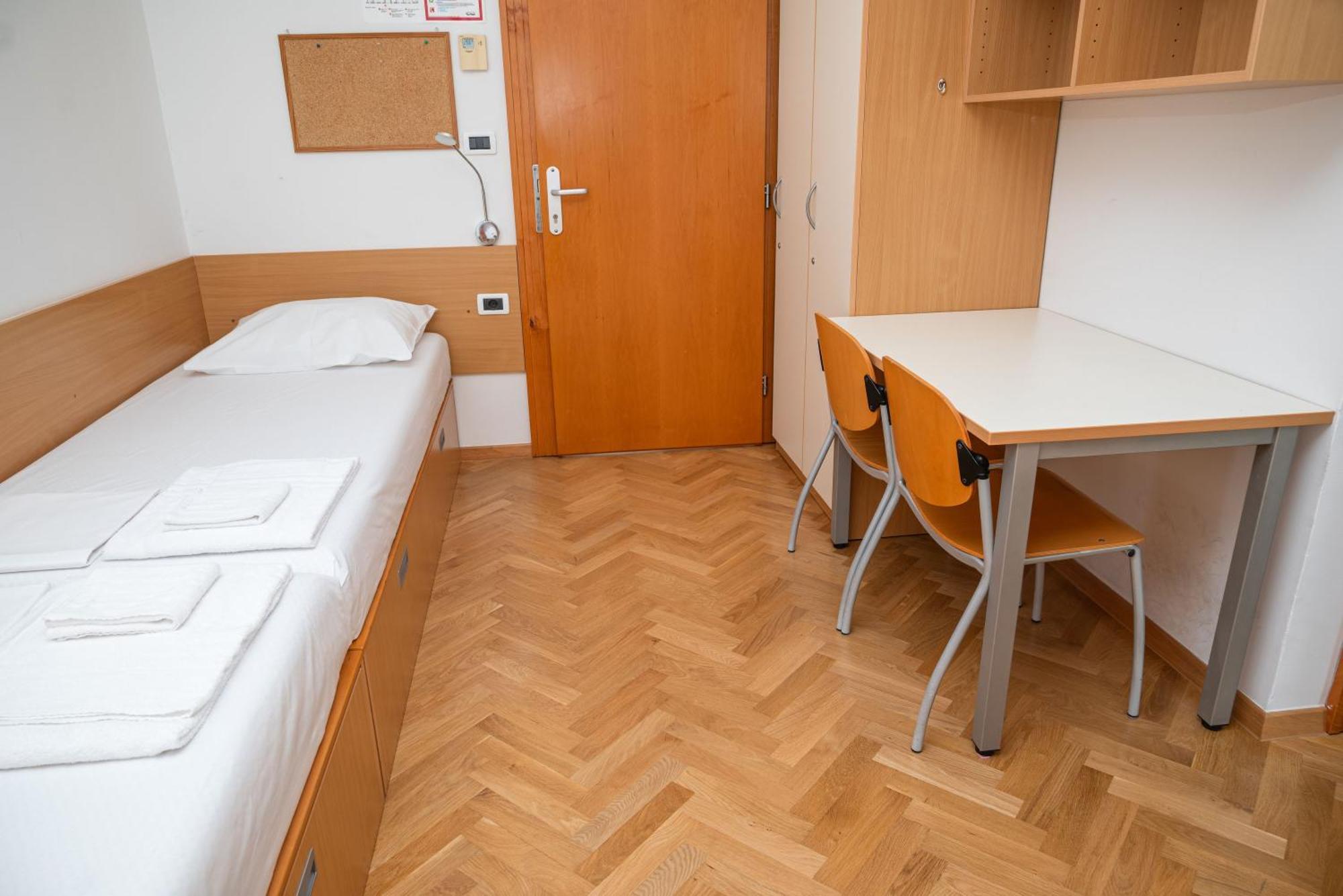Hostel Sveta Ana كوبر المظهر الخارجي الصورة