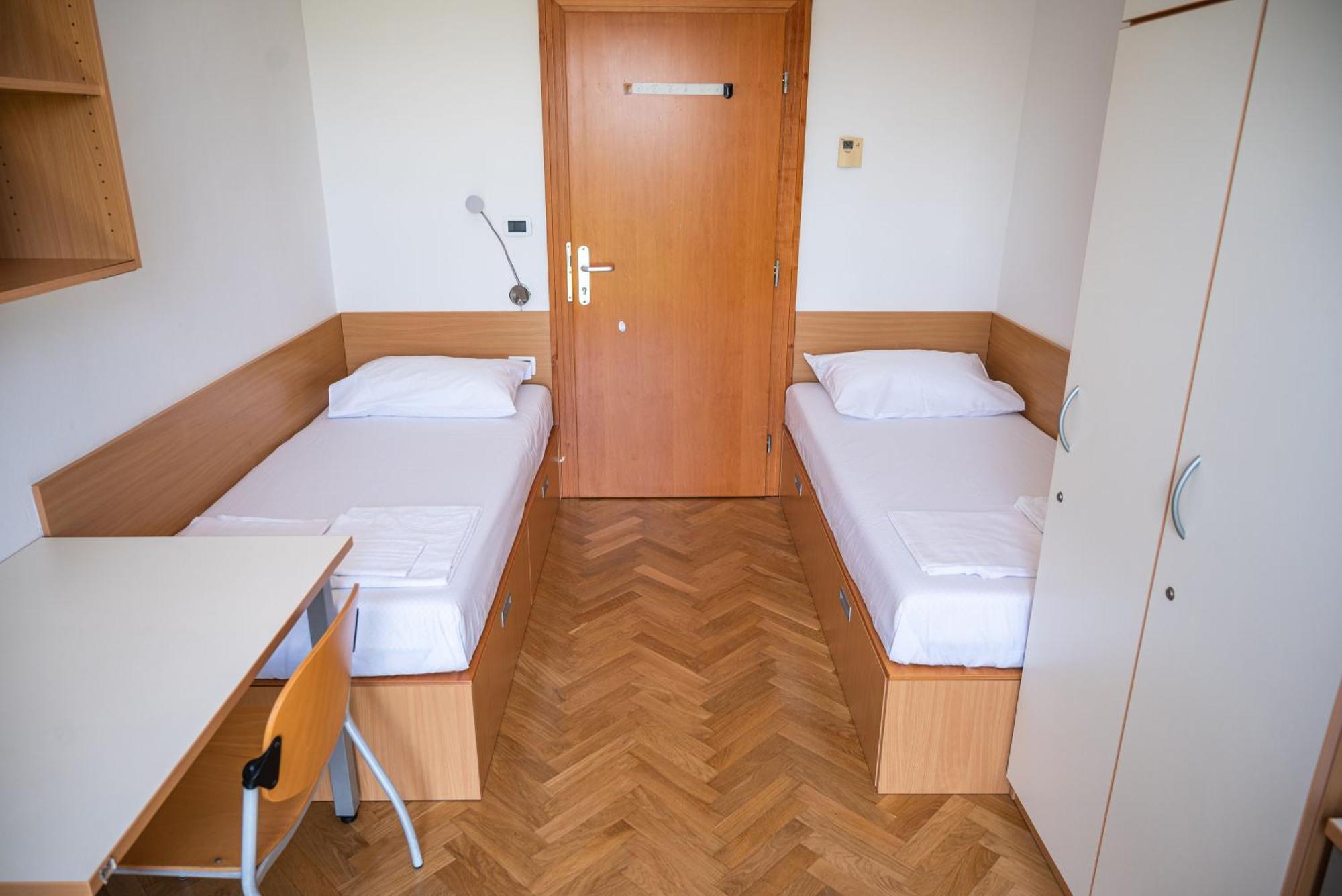 Hostel Sveta Ana كوبر المظهر الخارجي الصورة