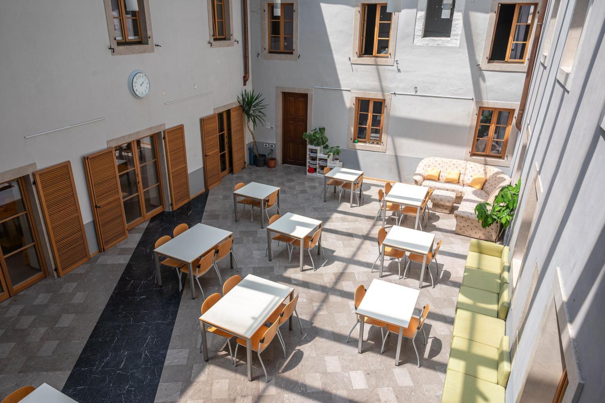 Hostel Sveta Ana كوبر المظهر الخارجي الصورة