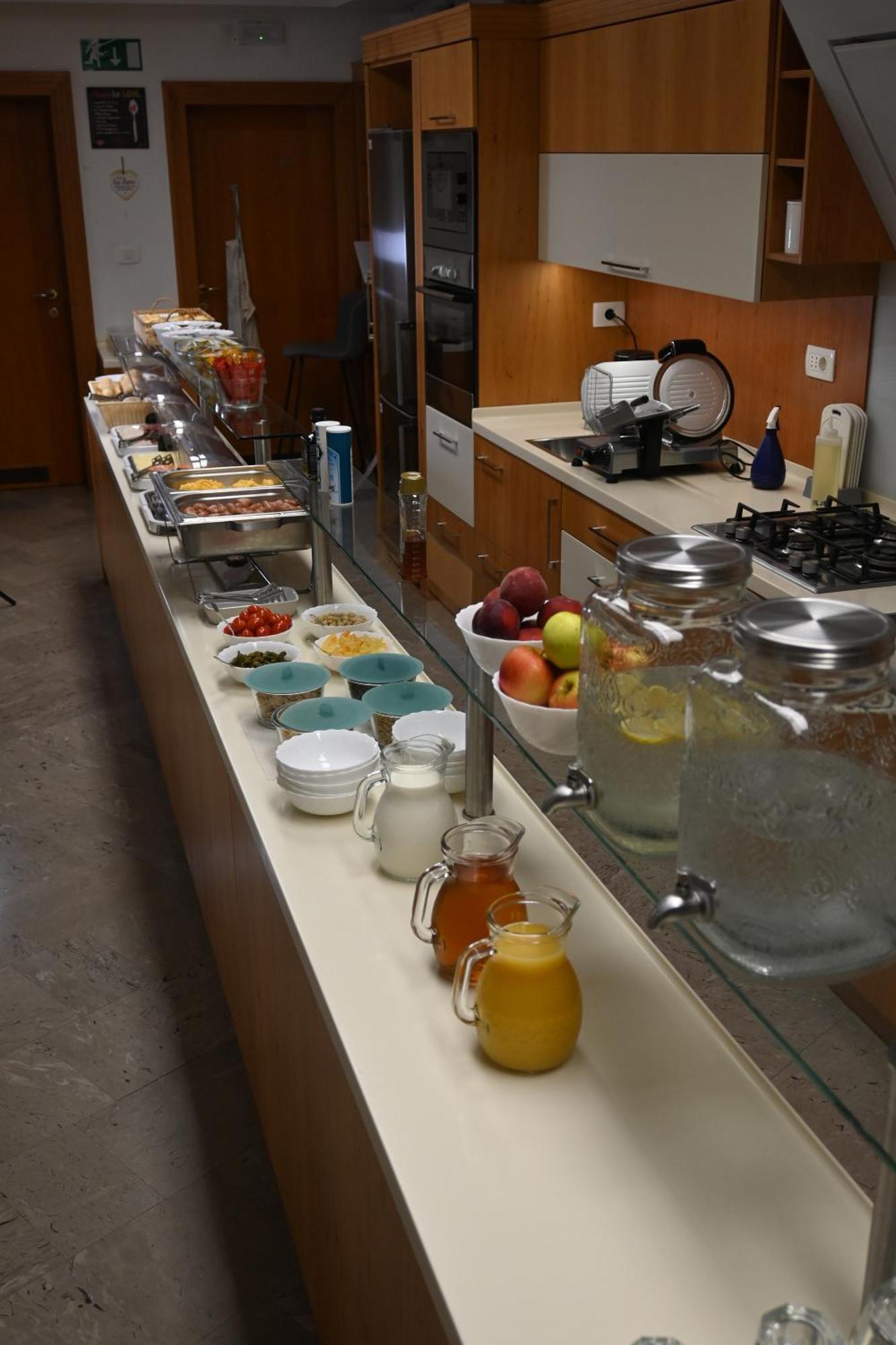 Hostel Sveta Ana كوبر المظهر الخارجي الصورة