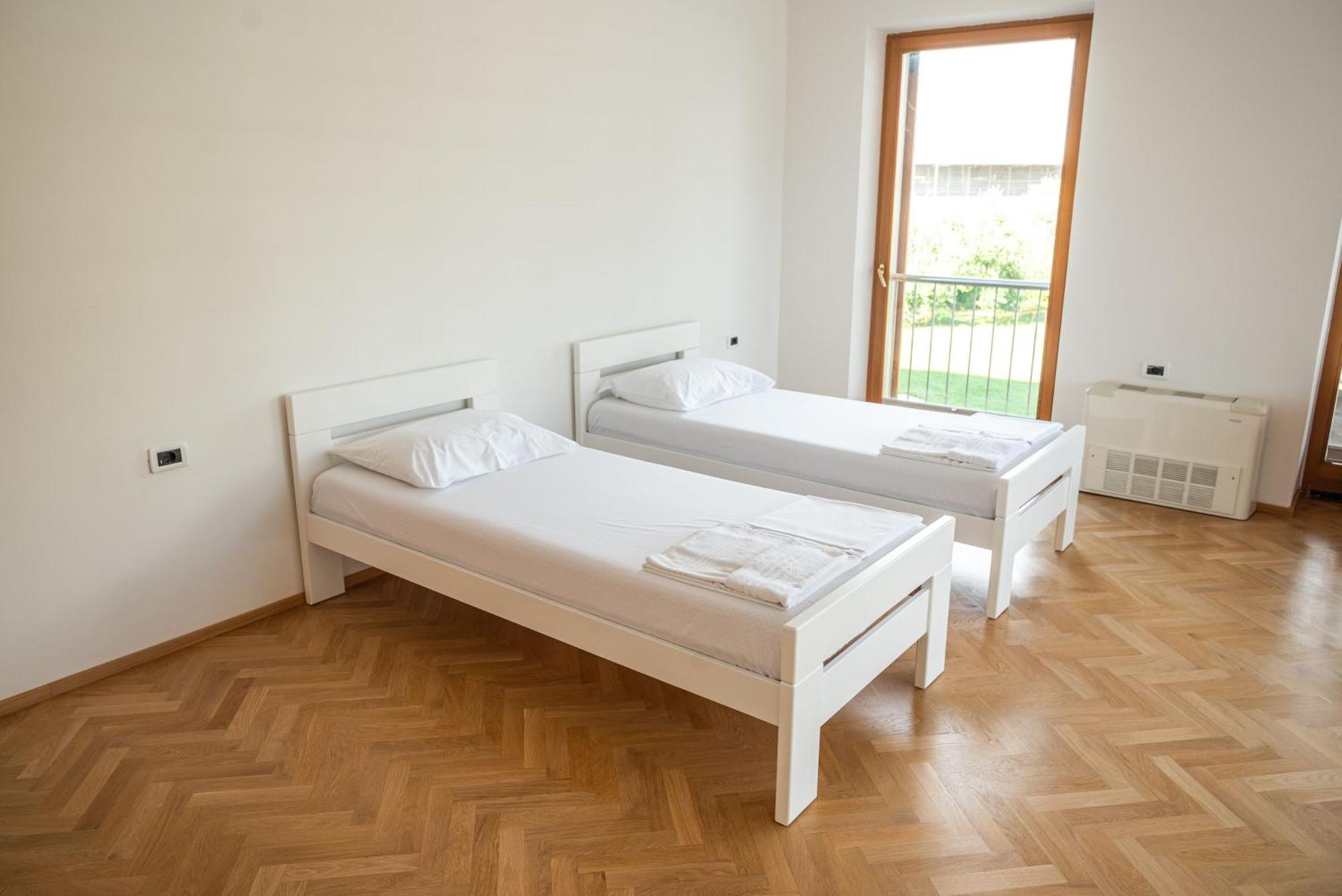 Hostel Sveta Ana كوبر المظهر الخارجي الصورة
