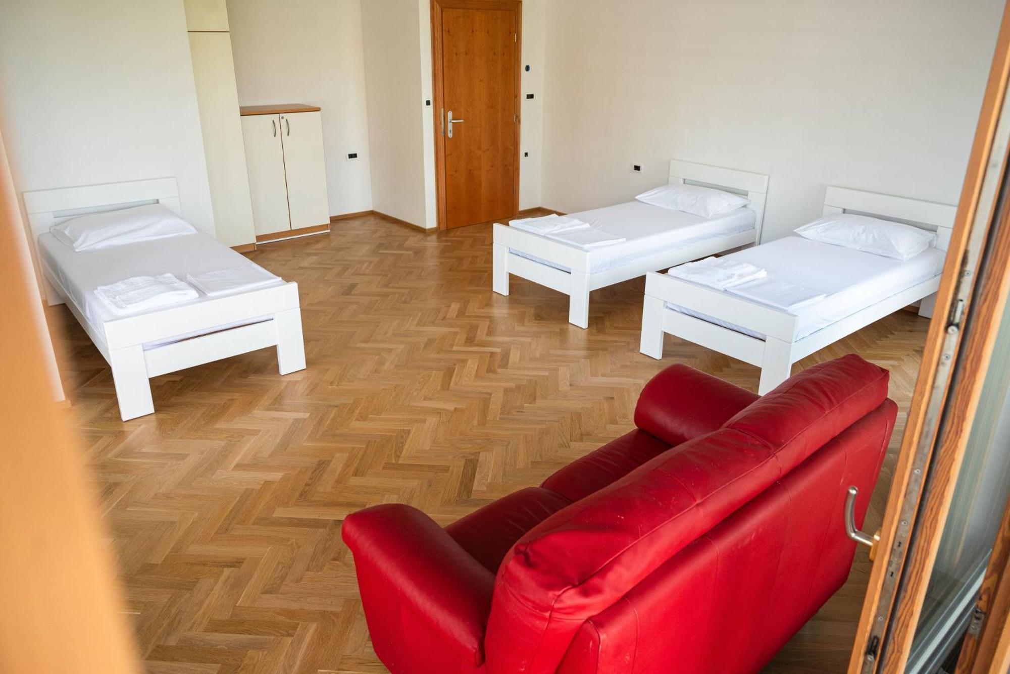 Hostel Sveta Ana كوبر المظهر الخارجي الصورة